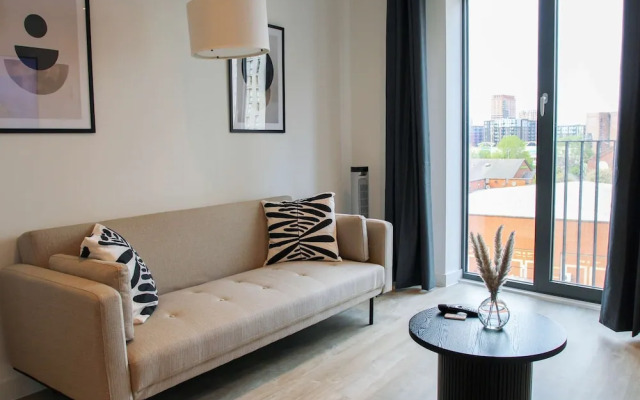 Slate Suite 1BR City Views