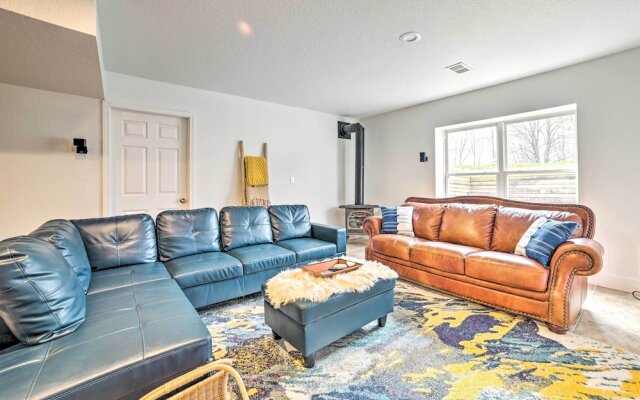 Bellaire Home w/ Game Room & On-site Snow Trails!