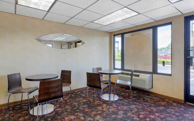 Econo Lodge Knoxville North