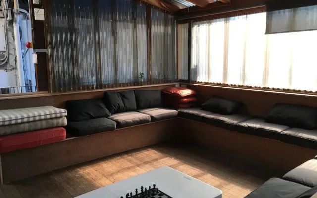 Tramstop14 Backpackers