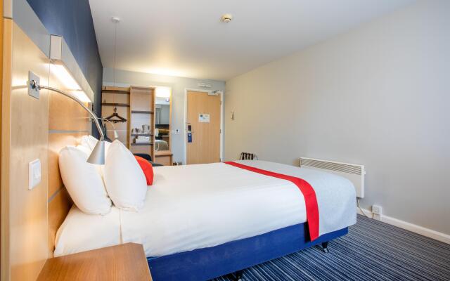 Holiday Inn Express Dunfermline by IHG