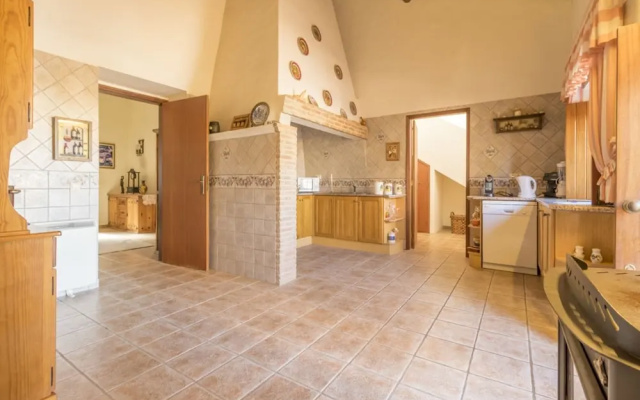 Villa - 6 Bedrooms with Pool and WiFi - 103920