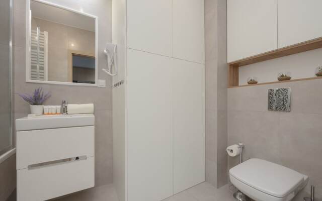 Komputerowa Studio Warsaw by Renters