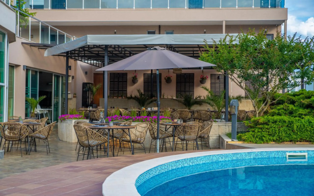 Selena Beach Family Hotel