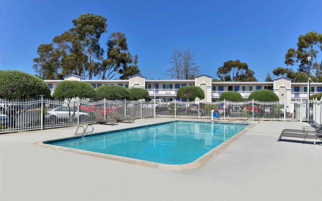 Motel 6-Vista, CA