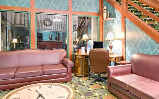 River Hill Inn & Suites