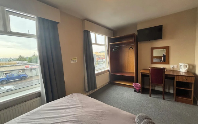 Fitzwilliam Arms Hotel