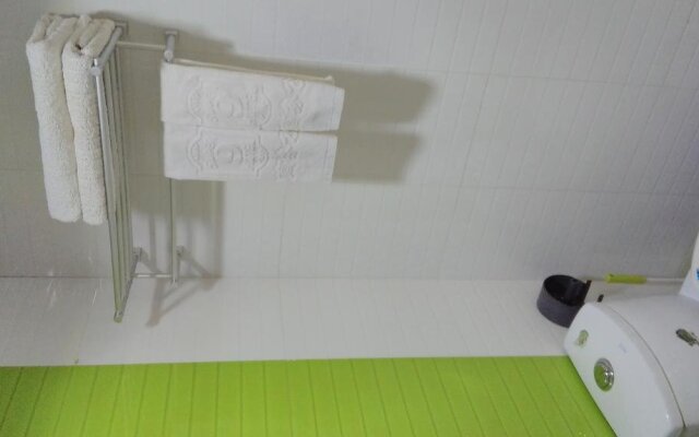 Super 9 Business Hotel
