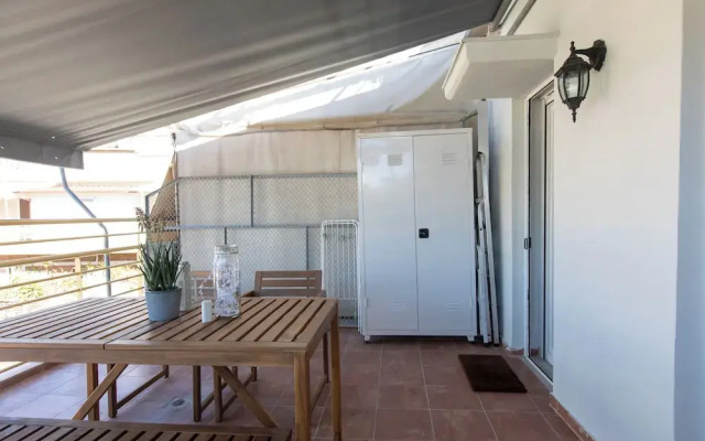 New Cozy Apt with Balcony close to Metro