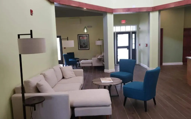 Seven Hills Suites