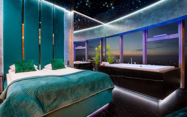 Apartments in Sky Tower with Bathtub near the window