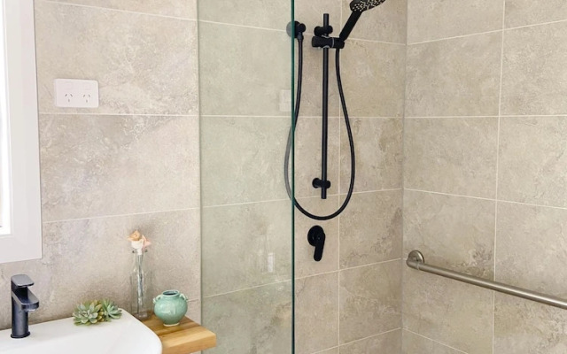 Treeview - A Beautiful 3-bed House in Kiama