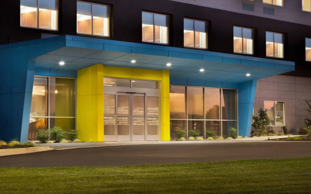 Tru by Hilton Lancaster East