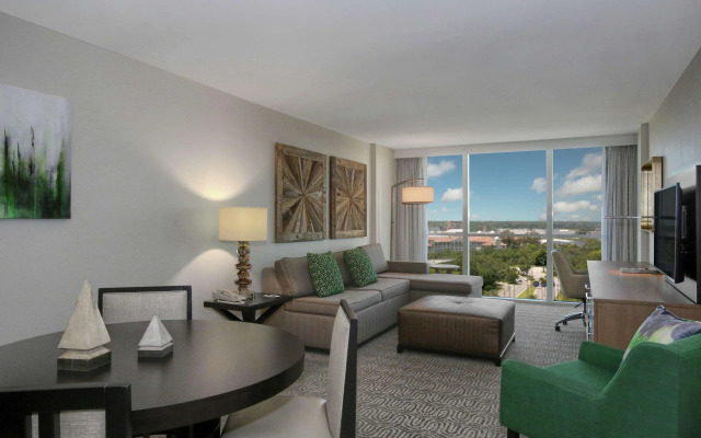 DoubleTree by Hilton at the Entrance to Universal Orlando