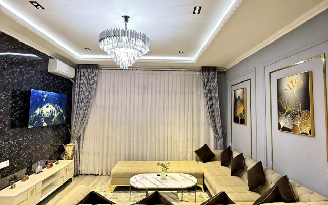 Royal Rentals (Роял Ренталс) на улице Бабура 44