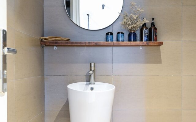 The Hut Boutique Hotel Notre Dame