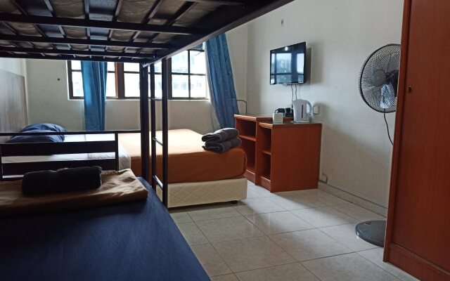 Check In Hotel