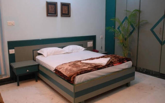 OYO 10438 Green Villa