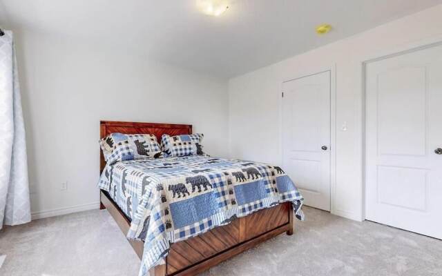 Elegant 3-bedroom House - Bowmanville
