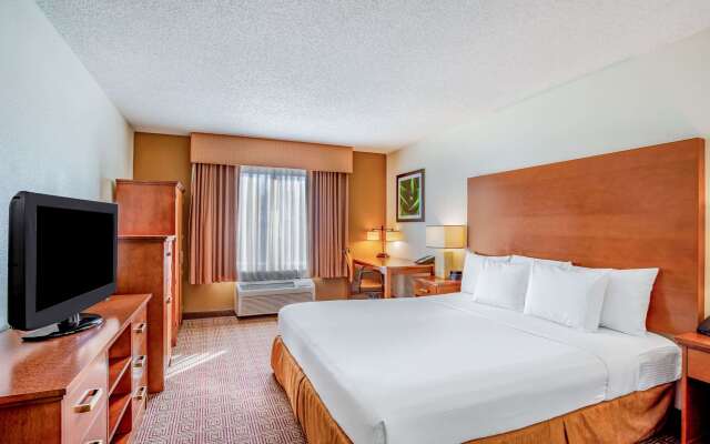 La Quinta Inn & Suites by Wyndham Danbury