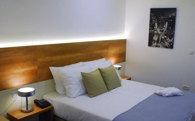 Santiny Hotel & Restaurant