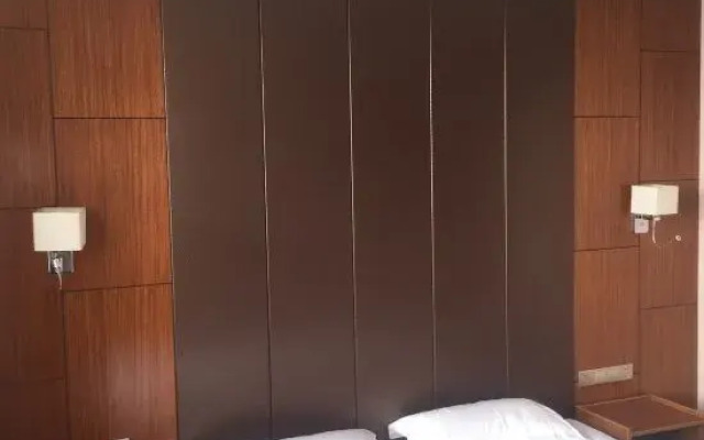 Jingzuan Business Hotel