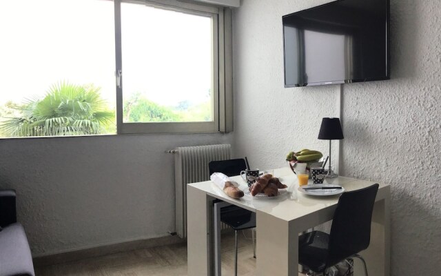 Studio in upscale residence by Weekome