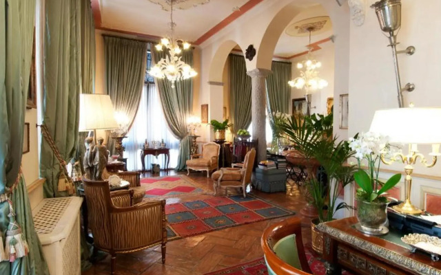 Petit Palais Hotel De Charme