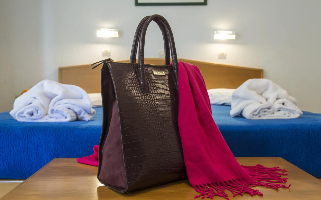 Erato Studios & Apartments