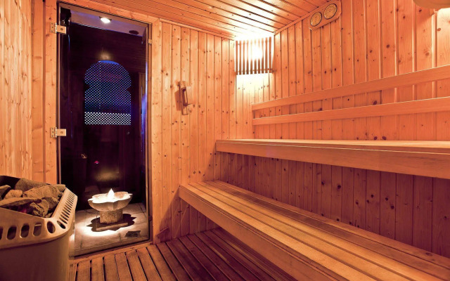 Arte Vida Suites & Spa