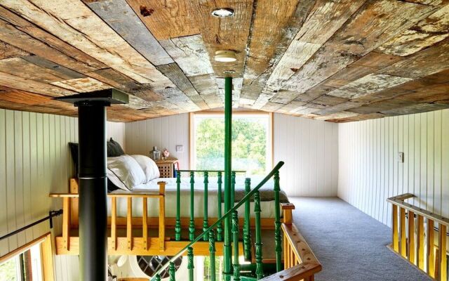 Extraordinary Huts
