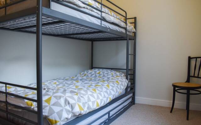 2 Bedroom Garden Home In Preston Park