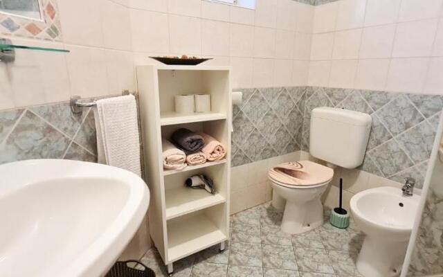 APARTMENT ANNA 350m FROM THE BEACH