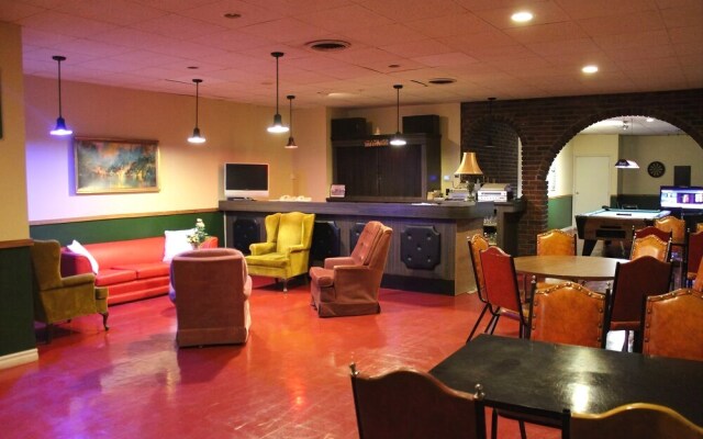 Mazinaw Residence Inn