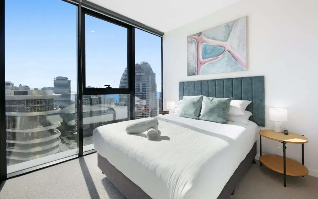 Elegant 2-bed Broadbeach Hotel With Ocean View