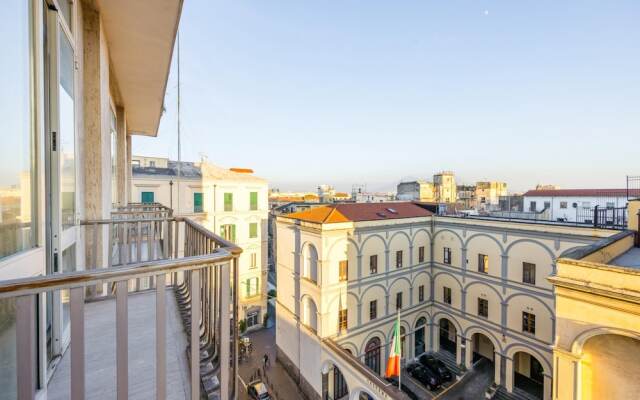 Green Tea Flat at Piazza Carit by Wonderful Italy