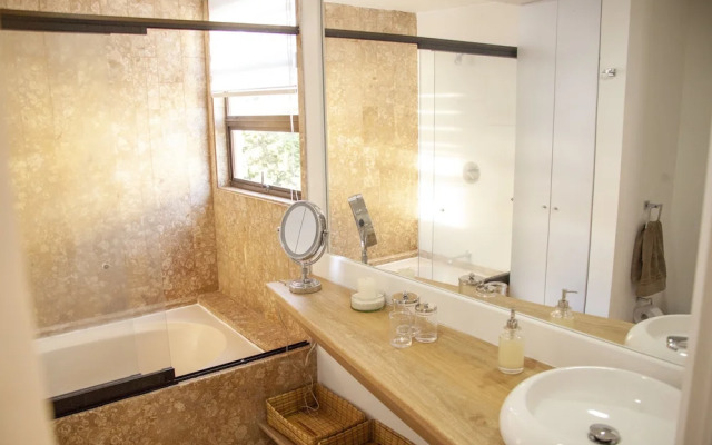 Large Apartment Poblado By Nomad Guru