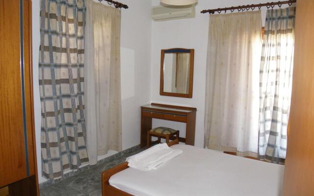 Filoxenia Studios & Apartments
