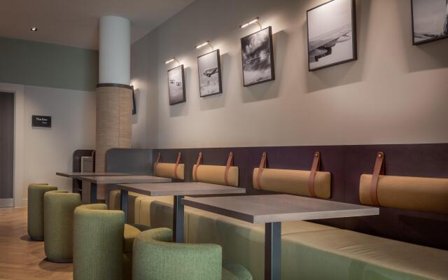 Staybridge Suites London Heathrow - Bath Road by IHG