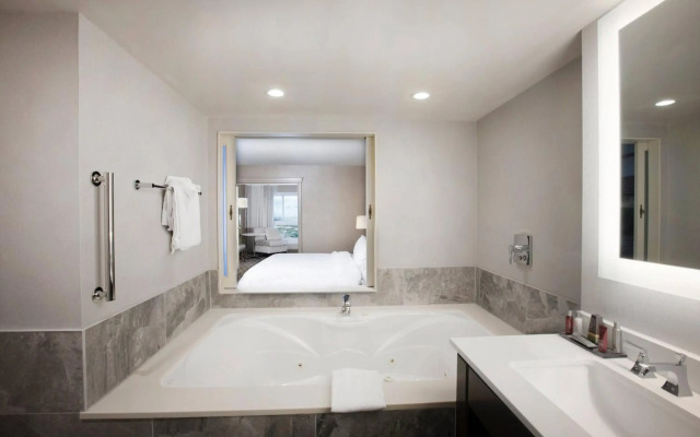 Marriott Niagara Falls Fallsview Hotel & Spa