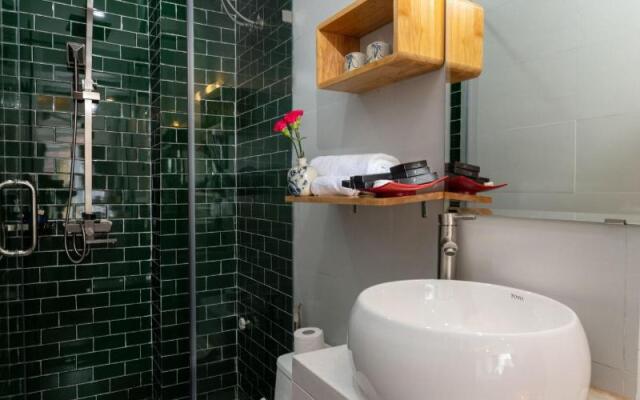 Hanoi Lullaby Hotel & Travel