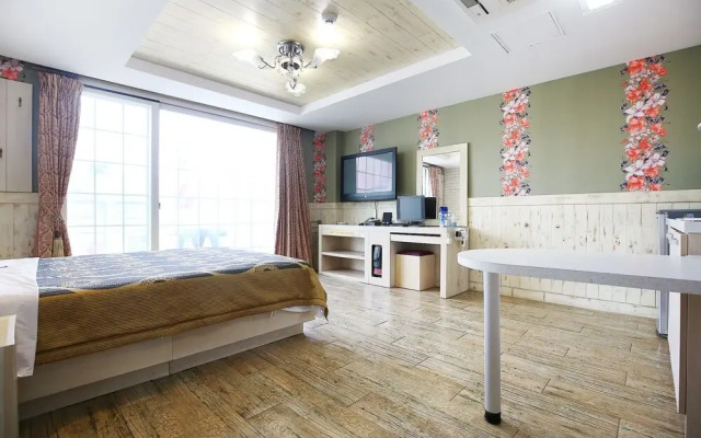 Taean Subichi Castle Pension