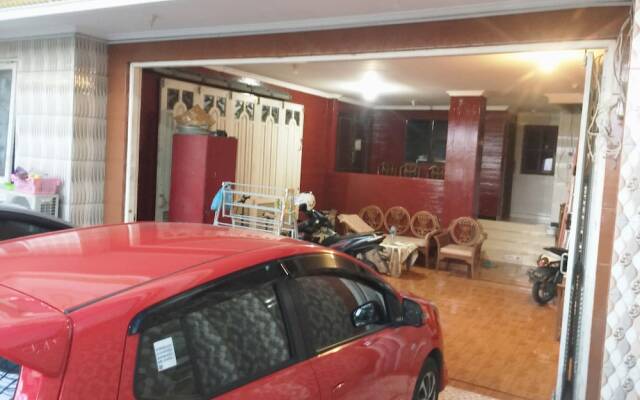 Hotel O Guest House Bu Iin Syariah