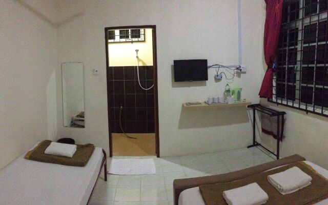 Semarak Beach Inn