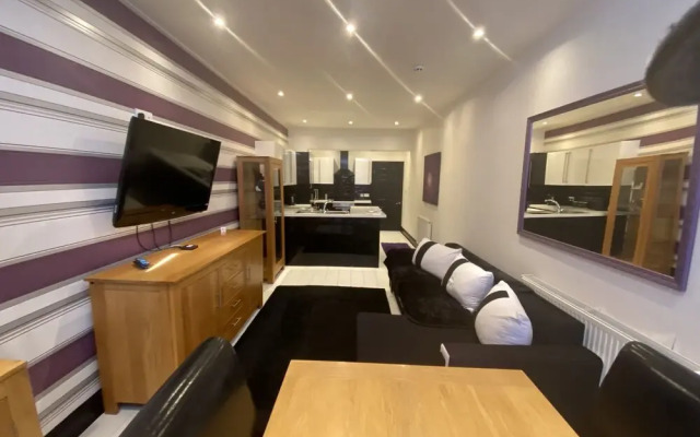 2 Bedroom Gray Apartment Blackpool