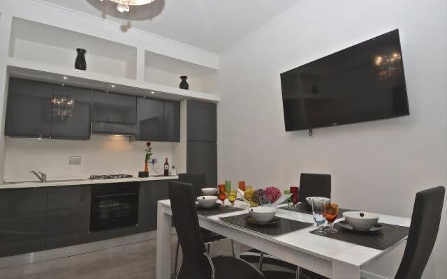 House & The City - Vatican Apartments