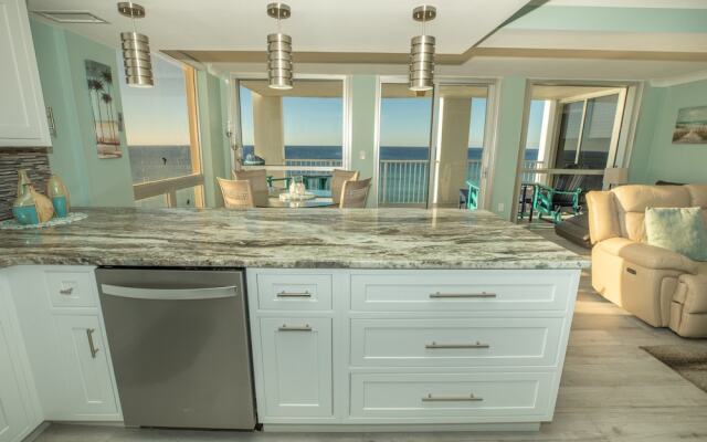 2106 is a Gulf Front 3 bedroom unobstructed views by RedAwning