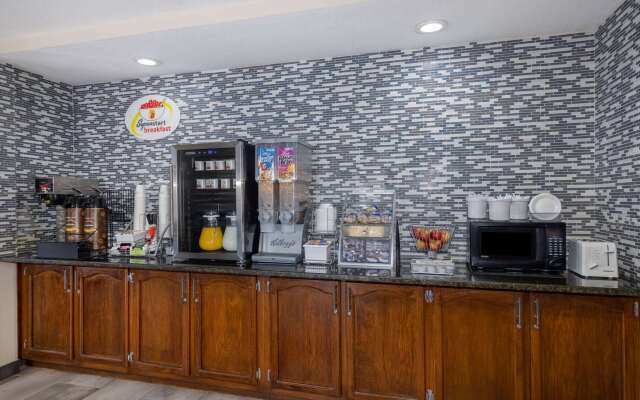 Super 8 by Wyndham De Soto