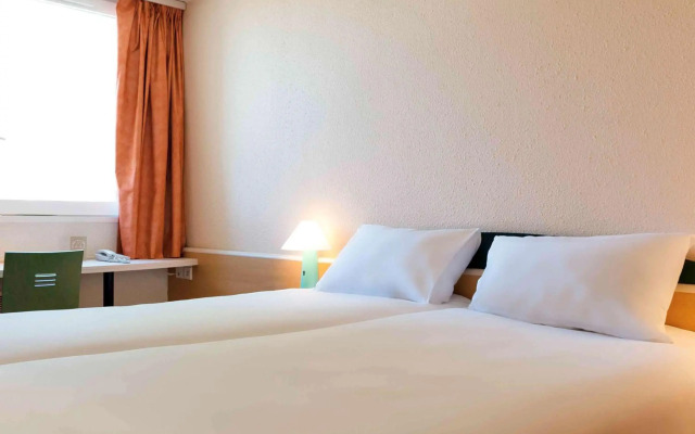 ibis Lyon Est Bron