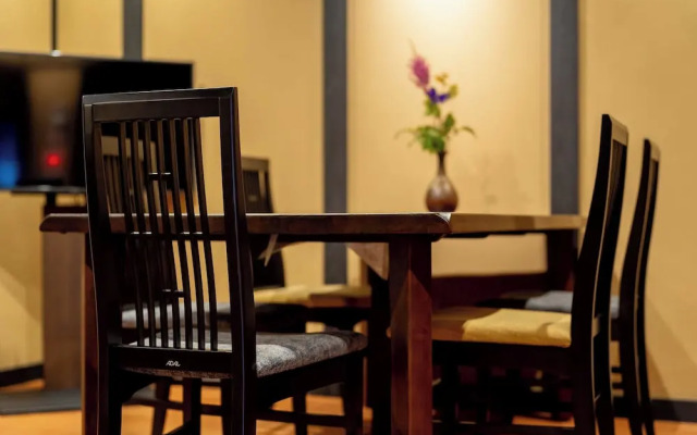 Resi Stay Palace Gate